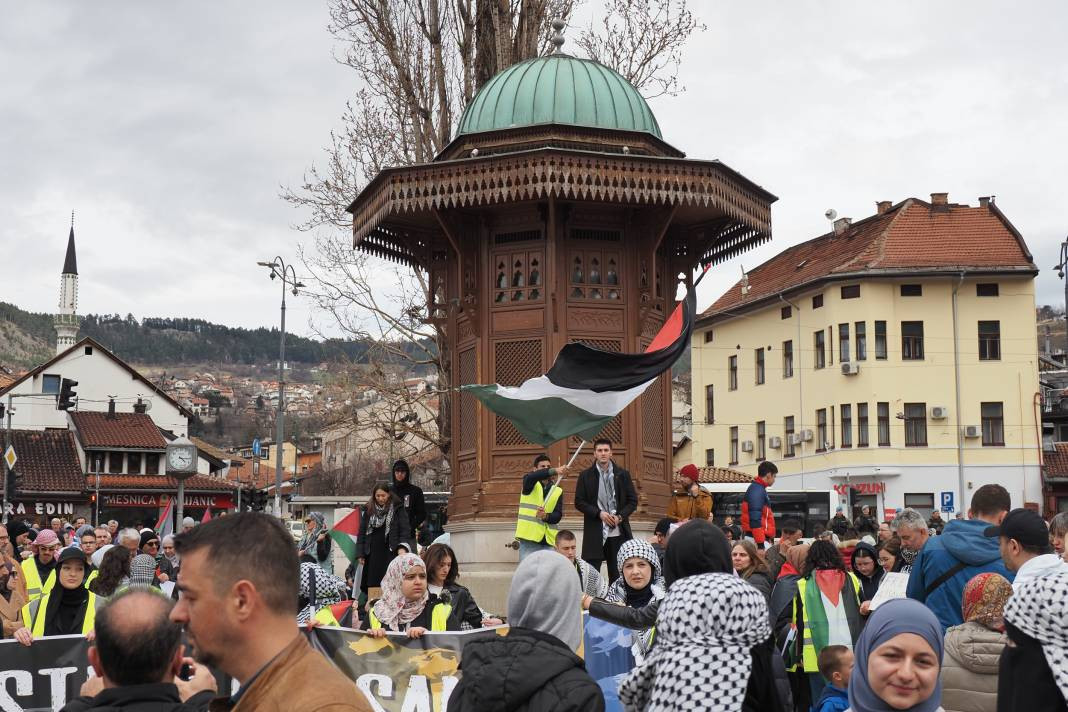 Londra ve Saraybosna'da İsrail protestosu! Binlerce kişi sokaklara döküldü - Resim: 42